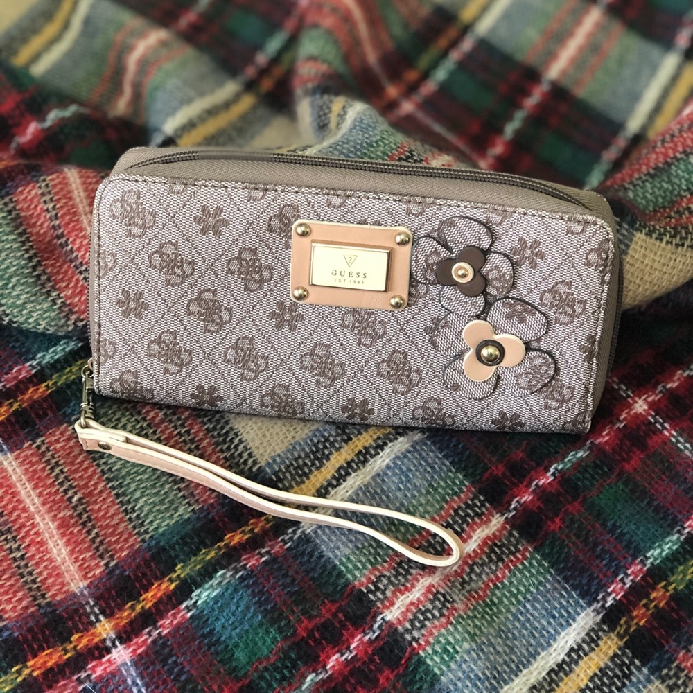 **SOLD** Authentic Guess zip wallet with wrist strap